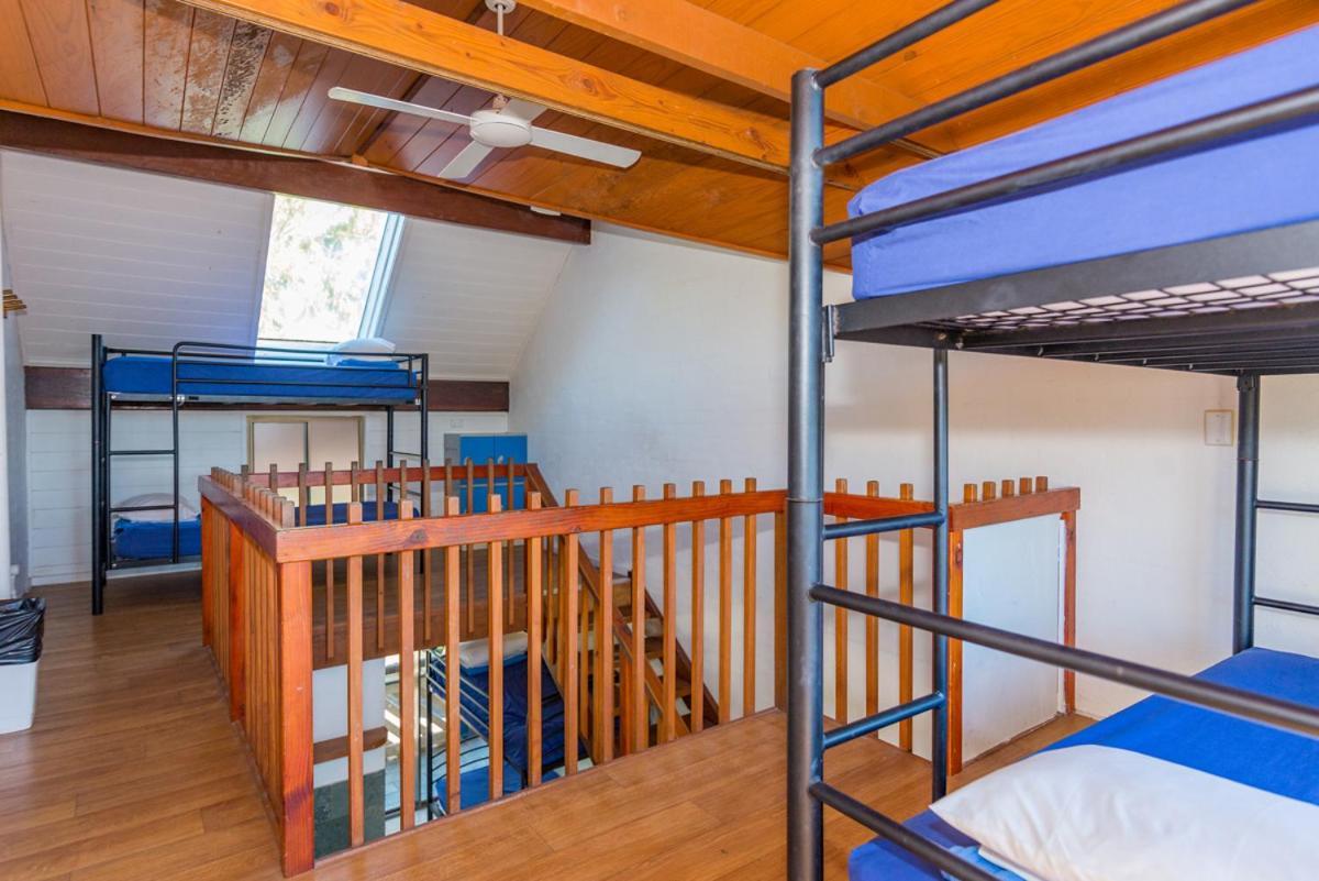 Bed 10-Bed Female Dormitory Room age 18 35 years only